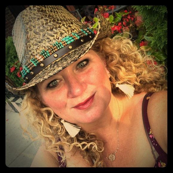 Meet your Posher, Sherri - Picture 3 of 6